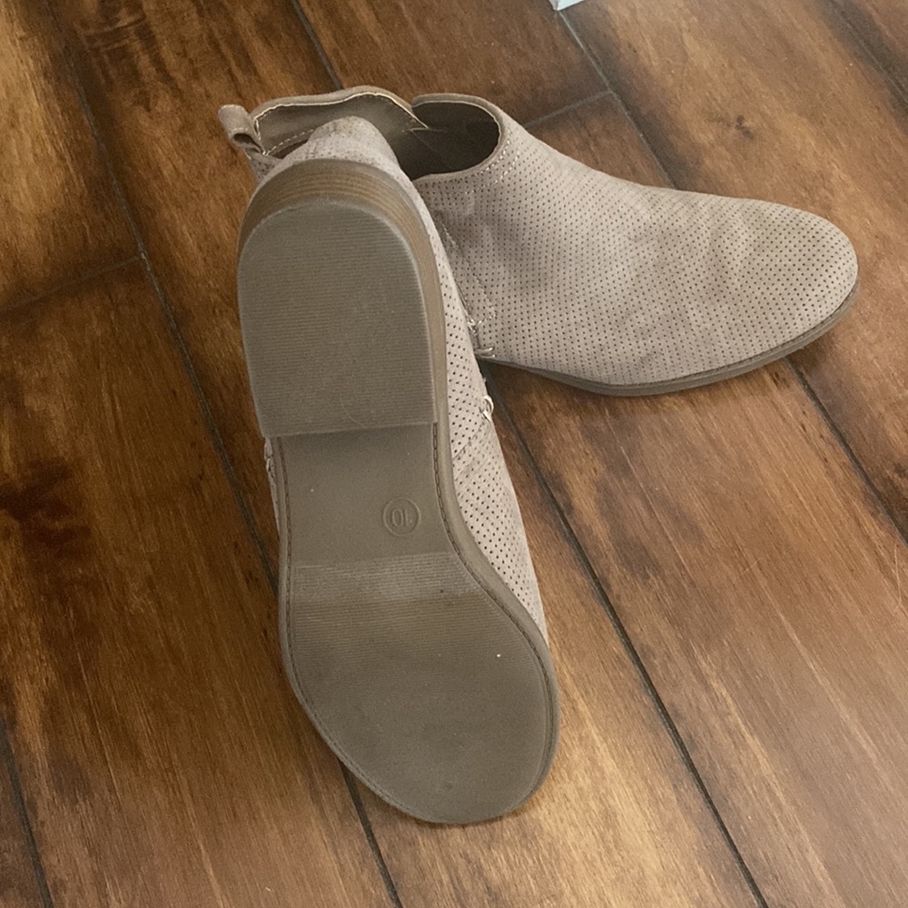 Tan booties - Picture 3 of 3